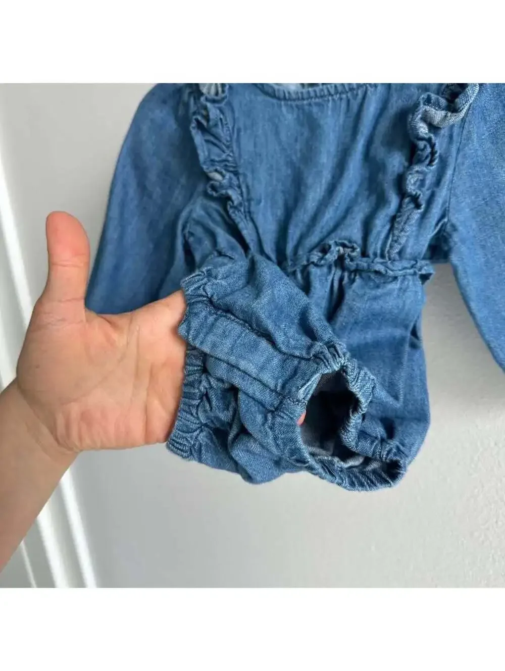 Old Navy Baby Girl Denim Long Sleeve bubble 6-12M